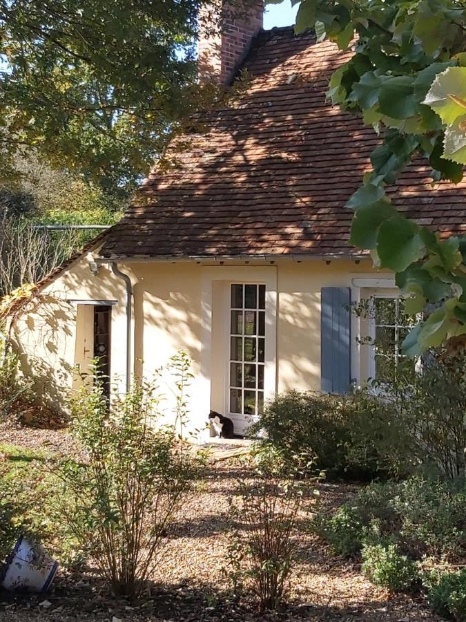 La Chaine Saint-Jean-du-Bois Luaran gambar