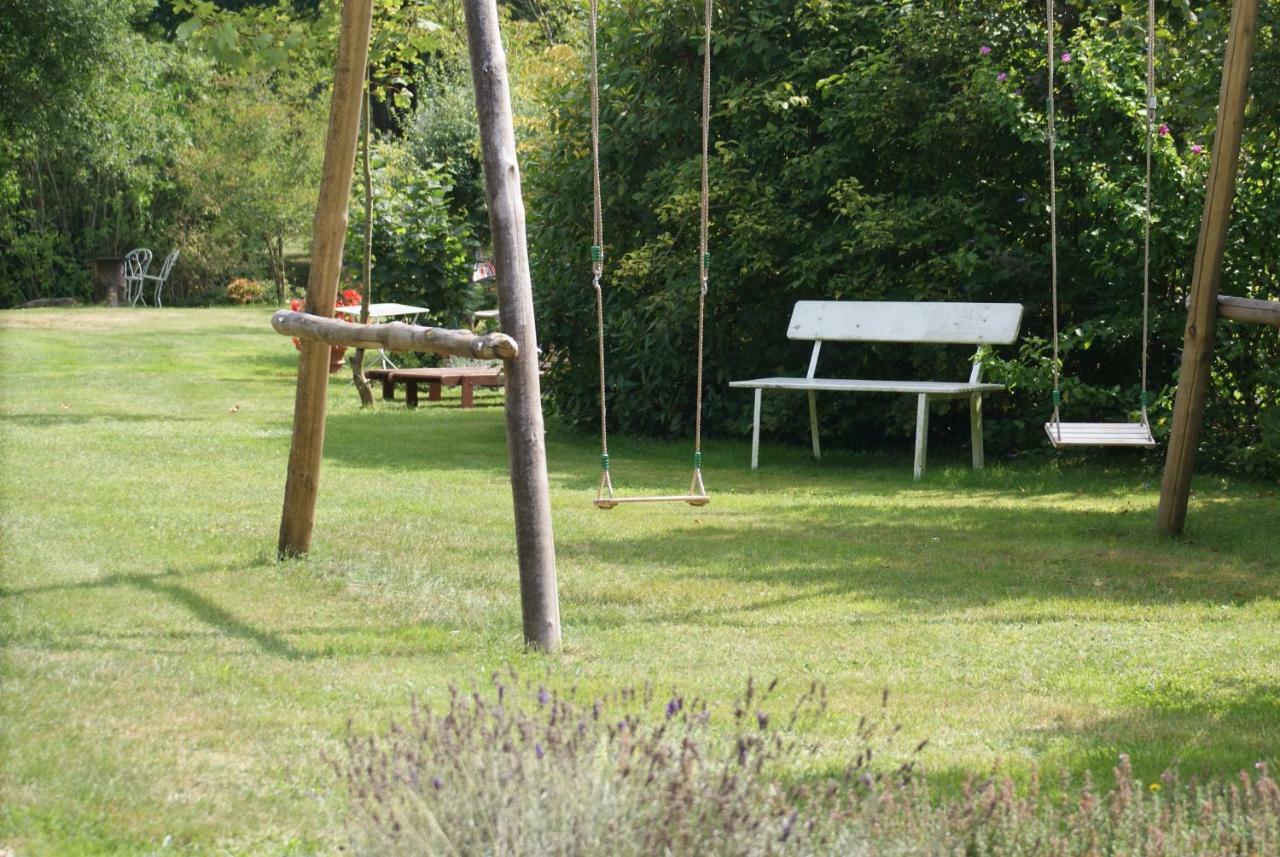 La Chaine Saint-Jean-du-Bois Luaran gambar